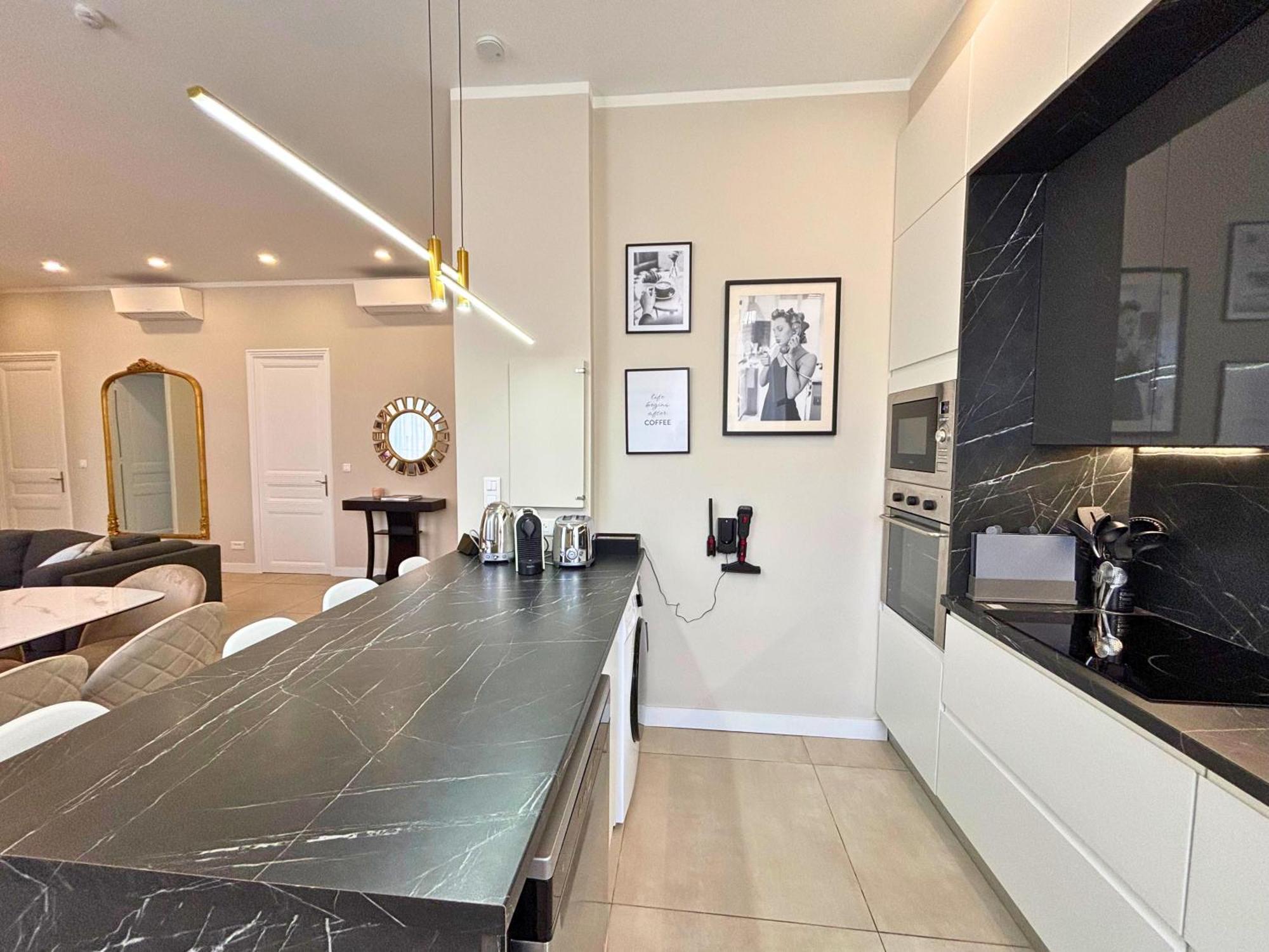 Beautiful 4 Beds & 4 Baths, 10min From Palais, 4 Stars Appartamento
